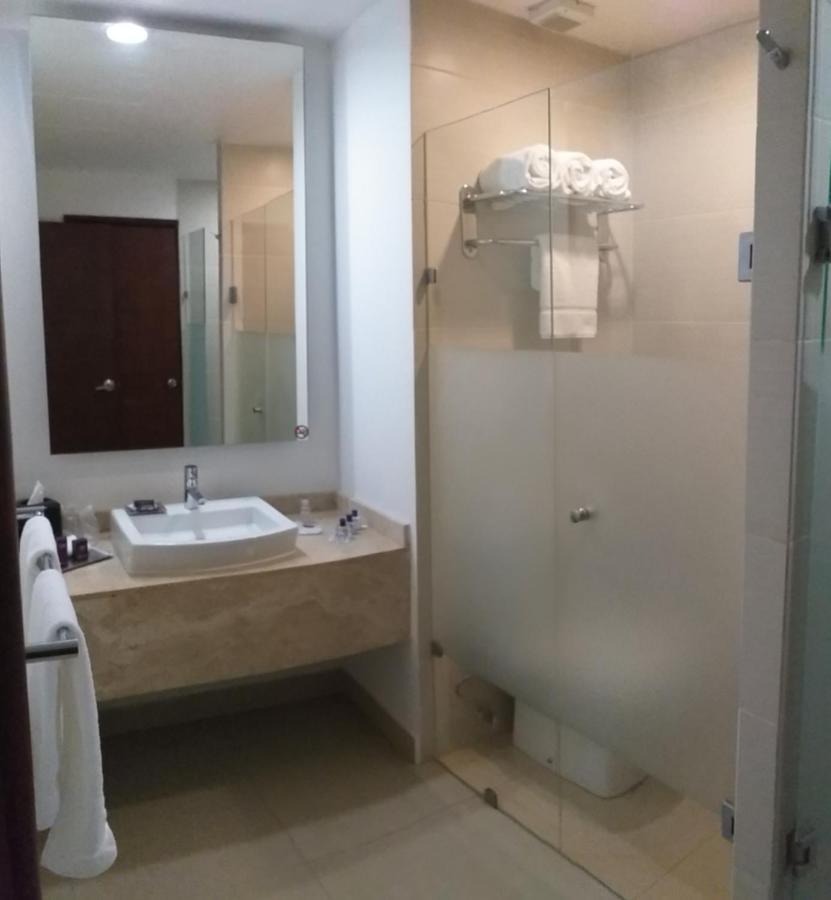HS HOTSSON Smart León Centro Max Hotel Exterior foto